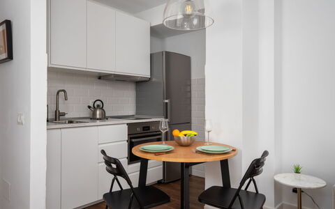 La Dorada: Camera, Mobilia, Proprietà, Interior Design, Cucina, Controsoffitto, Costruzione, Casa, Cabinetry, Tavolo