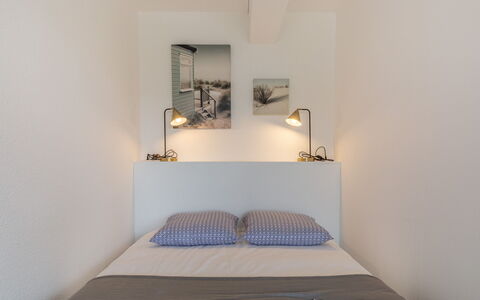 Résidence le Grand Bleu: Camera, Camera Da Letto, Letto, Proprietà, Mobilia, Interior Design, Parete, Pavimento, Casa, Costruzione