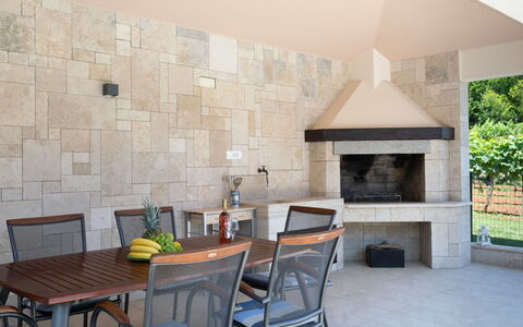 Ana: Proprietà, Camera, Mobilia, Costruzione, Interior Design, Casa, Parete, Immobiliare, Pavimento, Brick