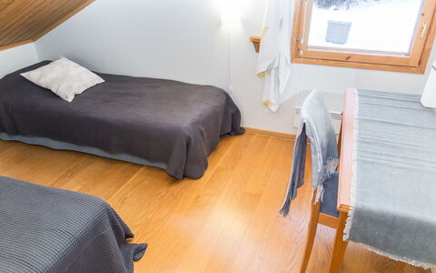 Fore Camp: Legna, Pavimentazione, Pavimento, Mobilia, Pavimento In Legno, Interior Design, Letto A Castello, Camera, Color Legno, Latifoglie