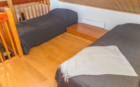 Fore Camp: Legna, Pavimentazione, Pavimento, Mobilia, Pavimento In Legno, Interior Design, Letto A Castello, Camera, Color Legno, Latifoglie