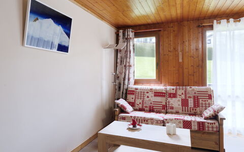 Le Nerey: Proprietà, Finestra, Costruzione, Legna, Interior Design, Tenda, Pavimento, Pavimentazione, Latifoglie