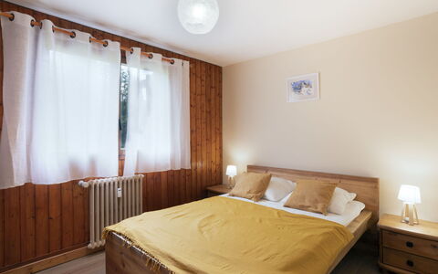 Le Nerey: Mobilia, Proprietà, Comfort, Legna, Illuminazione, Interior Design, Cuscino, Shade, Pavimento