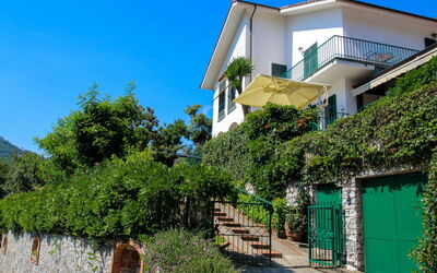 Casarza Ligure 150: Pianta, Cielo, Costruzione, Proprietà, Finestra, Natura, Azzurro, Vegetazione, Lotto, Casa