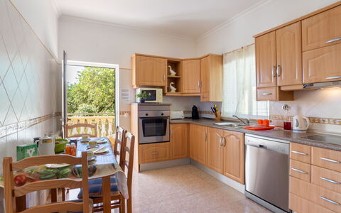 Paraíso: Cabinetry, Controsoffitto, Proprietà, Mobilia, Cassetto, Elettrodomestico Da Cucina, Cucina, Cucina Stufa, Legna, Elettrodomestico