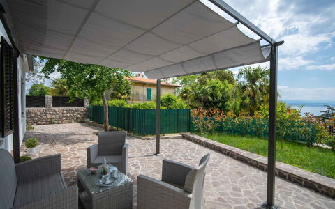 Erminia: Pianta, Nube, Proprietà, Costruzione, Cielo, Shade, Mobili Da Esterno, Interior Design, Villetta, Erba
