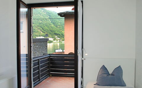 Fiorita: Proprietà, Costruzione, Comfort, Shade, Legna, Pavimento, Porta, Automotive Esterno, Pavimentazione