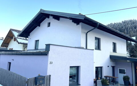 Stefanie: Costruzione, Finestra, Casa, Tetto, Casa, Zona Residenziale, Facciata, Architettura, Cittadina, Villetta