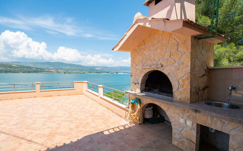 Trogir 182: Acqua, Cielo, Proprietà, Nube, Legna, Architettura, Tempo Libero, Paesaggio, Tetto, Immobiliare