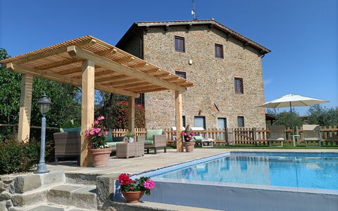 Villa Claudia: Pianta, Acqua, Cielo, Proprietà, Fiore, Costruzione, Shade, Piscina, Tempo Libero, Albero