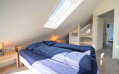Biddinghuizen 308: Mobilia, Costruzione, Comfort, Azzurro, Legna, Tessile, Telaio Del Letto, Letto, Shade, Casa
