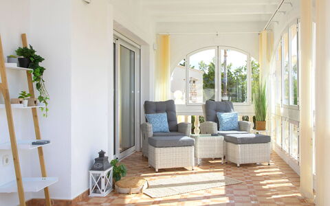 La Escapada: Pianta, Costruzione, Pianta Della Casa, Divano, Finestra, Sedia, Legna, Interior Design, Pavimento, Pavimentazione
