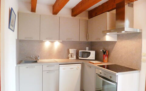 Le Barcarès 210: Proprietà, Camera, Cucina, Mobilia, Cabinetry, Costruzione, Casa, Interior Design, Soffitto, Cucina Stufa