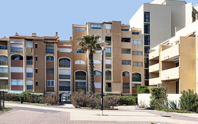 Le Barcarès 260: Acqua, Cielo, Costruzione, Pianta, Proprietà, Blu, Finestra, Azzurro, Piscina, Albero