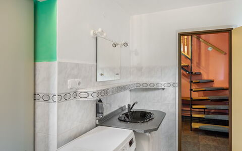 Penzion Jindřiška: Rubinetto, Costruzione, Lavello, Idraulico Fixture, Lavandino Del Bagno, Specchio, Interior Design, Bagno, Pavimento