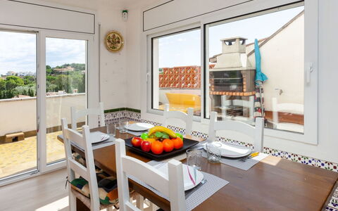 Higea: Camera, Proprietà, Mobilia, Costruzione, Interior Design, Sala Da Pranzo, Casa, Tavolo, Immobiliare, Casa