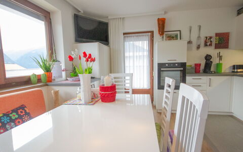Wenns 210: Proprietà, Camera, Costruzione, Interior Design, Casa, Mobilia, Immobiliare, Pavimento, Casa, Appartamento
