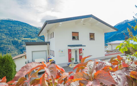 Wenns 210: Cielo, Costruzione, Nube, Finestra, Proprietà, Natura, Casa, Quartiere, Villetta, Area Rurale