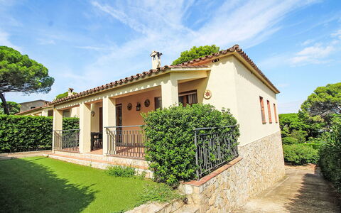 Pals 850: Casa, Casa, Porta, Giardino, Estate, Agriturismo, Villetta, Portico, Hacienda, Landscaping