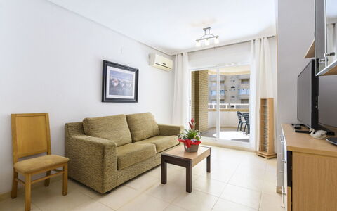 Cala Blanca: Camera, Proprietà, Mobilia, Interior Design, Costruzione, Soggiorno, Casa, Immobiliare, Suite, Soffitto