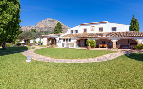 Villa Finca Labranza: Proprietà, Estate, Casa, Casa, Immobiliare, Costruzione, Dimora, Erba, Prato, Architettura