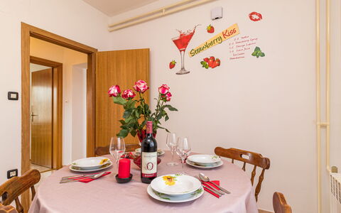 Pula 737: Camera, Interior Design, Sala Da Pranzo, Mobilia, Tavolo, Tessile, Sfondo, Casa, Tovaglia, Pianta