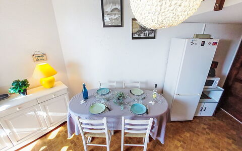 Le Barcarès 400: Mobilia, Interior Design, Pavimentazione, Pavimento, Legna, Sala Da Pranzo, Tavolo, Sedia, Cucina & Sala Da Pranzo Tavolo, Tessile