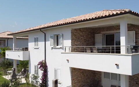 Ghisonaccia 646: Proprietà, Zona Residenziale, Immobiliare, Casa, Casa, Tetto, Costruzione, Lotto, Facciata