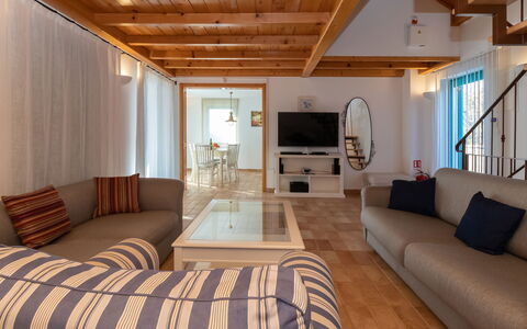 Villa Bugenvila: Mobilia, Camera, Interior Design, Proprietà, Camera Da Letto, Soffitto, Costruzione, Letto, Soggiorno, Parete