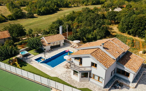 Oasis of Peace: Costruzione, Proprietà, Albero, Finestra, Lotto, Casa, Architettura, Pianta, Urban Design, Quartiere