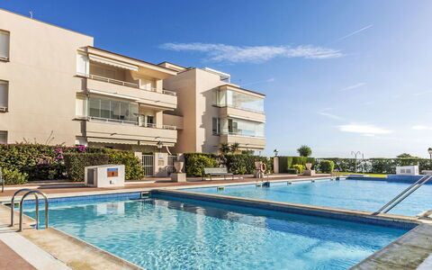 Vinarós 19: Appartamento, Zona Residenziale, Condominio, Urban Design, Uso Misto, Balcone, Ricorrere, Hotel, Piscina
