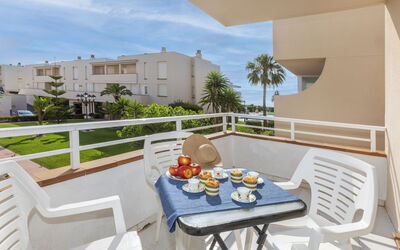 Cala Gabriel 19.2: Cielo, Nube, Acqua, Costruzione, Pianta, Azzurro, Albero, Piscina, Condominio, Shade