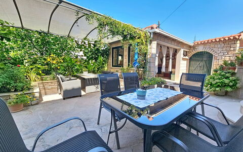 Brač Supetar 620: Mobilia, Mobili Da Esterno, Tavolo Esterno, Ricorrere, Shade, Sedia, Eco Hotel, Terrazza, Balcone, Giardino