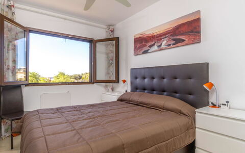 Bellavista i: Camera Da Letto, Mobilia, Letto, Camera, Proprietà, Telaio Del Letto, Lenzuolo, Interior Design, Materasso, Soffitto