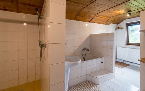 Mrklov: Proprietà, Idraulico Fixture, Vasca Da Bagno, Bagno, Rubinetto, Costruzione, Pavimentazione, Pavimento, Idraulico