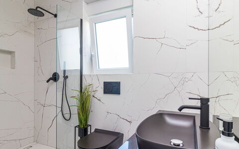 Athos: Bagno, Camera, Piastrella, Interior Design, Proprietà, Parete, Pavimento, Idraulico Fixture, Casa, Proprietà Del Materiale