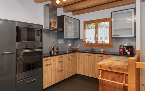 Banksia: Cucina, Cabinetry, Mobilia, Controsoffitto, Elettrodomestico Da Cucina, Legna, Apparecchio Major, Pavimentazione, Interior Design, Cassetto
