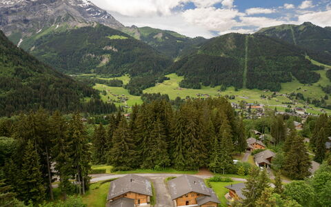Dörfli: Geografia Montane, Albero, Montagna, Paesaggio Naturale, Highland, Paesaggio, Catena Montuosa, Casa, Collina, Hill Station