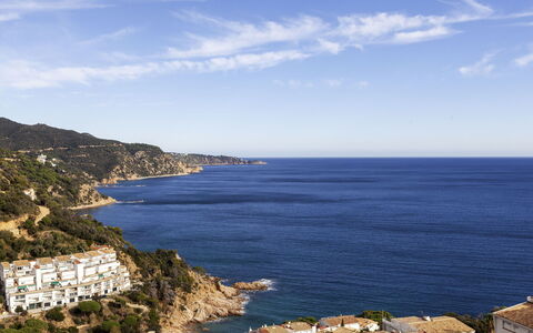 Seaview Salions: Cielo, Nube, Acqua, Azzurro, Costiera E Morfologie Oceanic, Terreno, Orizzonte, Paesaggio Naturale, Lago, Formazione