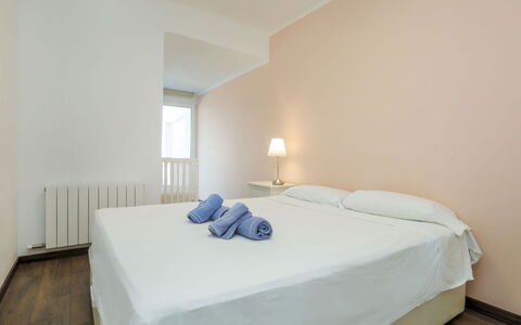 Seaview Salions: Pavimento, Legna, Pavimentazione, Interior Design, Camera Da Letto, Letto, Lenzuolo, Camera, Soffitto, Bedding