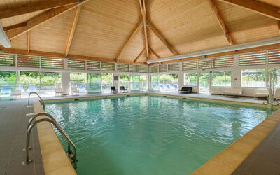 Saumur 649: Piscina, Centro Ricreativo, Tempo Libero, Proprietà, Costruzione, Ricorrere, Immobiliare, Architettura, Soffitto, Shade