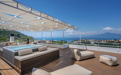 Villa Antonietta: Cielo, Mobilia, Acqua, Azzurro, Shade, Nube, Interior Design, Costruzione, Mobili Da Esterno, Pianta
