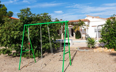 Villa del Capitan: Nube, Cielo, Pianta, Shade, Lotto, Costruzione, Albero, Erba, Terreno Di Gioco, Tempo Libero
