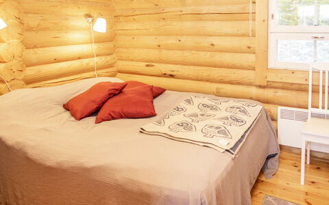 Rukan Roihu: Interior Design, Legna, Mobilia, Pavimentazione, Pavimento, Camera Da Letto, Letto, Camera, Illuminazione, Telaio Del Letto