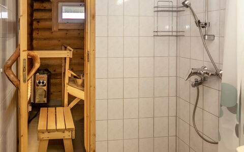 Rukan Roihu: Pavimentazione, Legna, Pavimento, Interior Design, Idraulico Fixture, Camera, Idraulico, Bagno, Color Legno, Gabinetto