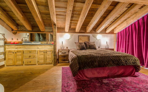 Denali: Costruzione, Mobilia, Proprietà, Cabinetry, Comfort, Legna, Interior Design, Illuminazione, Telaio Del Letto, Pavimentazione