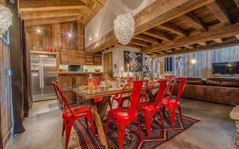 Denali: Tavolo, Proprietà, Mobilia, Costruzione, Sedia, Decorazione, Legna, Divano, Sala, Interior Design