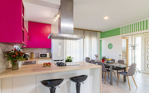 Villa May: Camera, Interior Design, Pavimento, Pavimentazione, Bicchiere, Controsoffitto, Soffitto, Mobilia, Interior Design