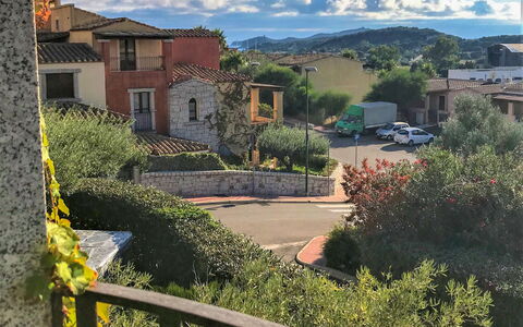 Rokkaria: Pianta, Quartiere, Arbusto, Zona Residenziale, Paesaggio, Costruzione, Casa, Giardino, Immobiliare, Catena Montuosa