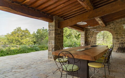 Villa Pianvecchio: Legna, Proprietà, Latifoglie, Mobilia, Tavolo, Sedia, Immobiliare, Pavimento, Soffitto, Fascio